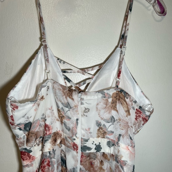 Brand new Miss Avenue boutique floral maxi dress, size Medium - Picture 6 of 8